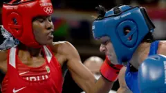 Ornella Havyarimana atera ikofe Nina Radovanovic