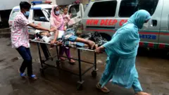 বাংলাদেশে করোনাভাইরাস আক্রান্ত হয়ে গত ২৪ ঘণ্টায় ৮৫ জন মারা গেছেন, যা গত প্রায় দুই মাসের মধ্যে প্রাণহানির হিসেবে সর্বোচ্চ।