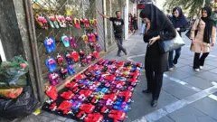 کشمکش دنباله‌دار دستفروش‌ها و نیروی انتظامی ایران