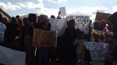 ኣብ መኣከብን መበግስን ማእከል ሰለማዊ ሰልፊ ከካይዱ እንከው