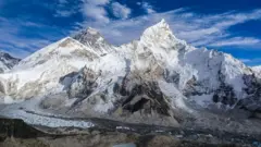 सगरमाथाको नयाँ उचाइ: ८,८४८ मिटर