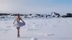 बर्फ में डांस