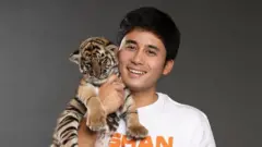 Alshad Ahmad dan bayi harimau miliknya