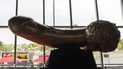 Amụ nwereike igbaji ka ọkpụkpụ