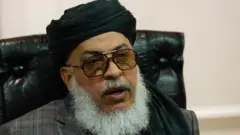 शेर मोहम्मद अब्बास स्टानेकज़ई अस्सी के दशक में देहरादून स्थित इंडियन मिलिट्री अकादमी से ट्रेनिंग ले चुके हैं