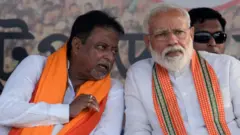 મુકલ રોય નરેન્દ્ર મોદી સાથે