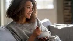 Umugore ariko arafungura ivyamwa