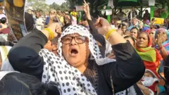কলকাতায় নাগরিকত্ব আইনের বিরুদ্ধে মুসলিম নারীদের লাগাতার বিক্ষোভ