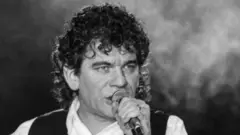 Дэн Маккаферти во время выступления Nazareth в "Олимпийском" в 1990 году