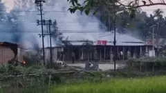 రావోలో తగలబడుతున్న దుకాణాలు