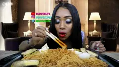 Devenue millionnaire en mangeant sur YouTube