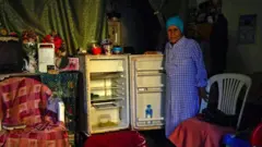 ملابس مقابل حليب الأطفال في لبنان