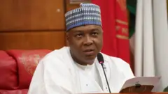 Ndị Sịnetị a bụ nke onyeisi ha bụ Bukola Saraki bụ nke agba asatọ n'ime ọchịchị onye kwuo uche ya