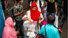 আজ থেকে লকডাউন কার্যকর হওয়াতে গতকাল ঢাকা ছাড়েন অনেকে