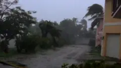 ဟာရီကိန်းမုန်တိုင်း ဒိုရီယန်ကြောင့် အနည်းဆုံး လူ ၅ ဦးသေဆုံး