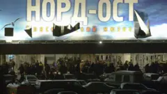 TAS16: MOSCOW, RUSSIA. OCTOBER 26.Special forces personnel carry out the hostage release operation (in pic)