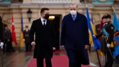 "Слава Україні!" і Байрактари – Ердоган у Києві