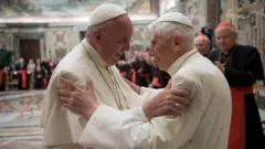 Папа Франциск и Бенедикт XVI (фото 2016 г.)