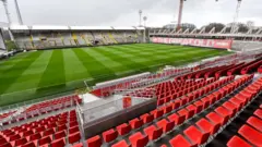 Belçika Ulusal Güvenlik Konseyi, ülkedeki tüm futbol maçlarının 31 Temmuz'a kadar yasaklanmasını kararlaştırdı. Bu karar, Belçika 1. Futbol Ligi (Jupiler Pro Leauge) 2019 - 2020 sezonunun fiilen sona erdiği anlamına geliyor.