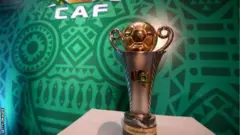Le trophée de la Coupe de la Confédération