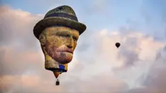 বিভিন্ন আকারের হট এয়ার বেলুন তৈরি করা হয়