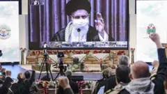 آیت الله خامنه‌ای: سیاست جمهوری اسلامی از اول تا آخر جنگ عقلانی بود