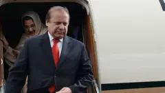 पाकिस्तान के पूर्व प्रधानमंत्री नवाज़ शरीफ़