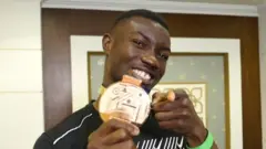 Fabrice Zango, le tout premier athlète du Burkina Faso à remporter une médaille aux championnats du monde d’athlétisme.