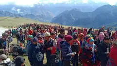 बहुमुल्य जडिवुटी यार्सा संकलनको लागि गतवर्ष डोल्पाका पाटन पुगेका सर्वसाधारण
