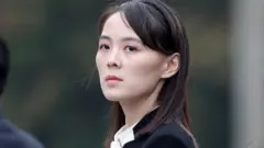 Ela aparece com frequência ao lado de Kim Jong-un e ganhou os holofotes nesta semana ao alertar a Coreia do Sul sobre retaliação nuclear.