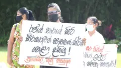 ප්‍රගතිශීලී ස්ත්‍රී එකමුතුව, අයිතීන් උදෙසා කාන්තාවෝ සහ අලුත් පියාපත් ඇතුළු සිවිල් සංවිධාන විසින් ජාත්‍යන්තර මානව හිමිකම් දිනය යෙදී තිබුණු දෙසැම්බර් 10 වෙනිදා පවත්වන ලද විරෝධතාවක්