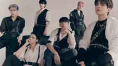 지난달 발매된 빅톤(VICTON)의 미니 앨범은 실물 CD 대신, 실물 포토 카드만 들어 있는 플랫폼 앨범이 포함됐다