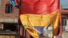 शाहजहांपुर में ढंकी हुई मस्जिद
