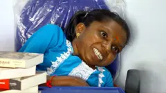 யாழினிஸ்ரீ