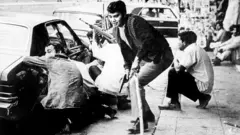 Miembros del grupo los "Halcones"
