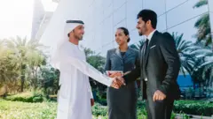 الإمارات: لماذا قررت الدولة الخليجية تغيير عطلتها الأسبوعية؟