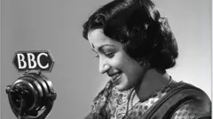 রেখা আলী, বিবিসি বাংলায় ১৯৪০ এর দশকে অনুষ্ঠান উপস্থাপন করতেন।