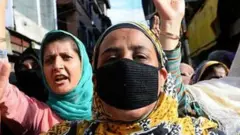 ভারতীয় শাসনের বিরুদ্ধে কাশ্মীরী নারীদের বিক্ষোভ
