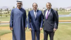 الرئيس المصري عبد الفتاح السيسي وولي عهد أبو ظبي محمد بن زايد ورئيس الوزراء الإسرائيلي نفتالي بينيت