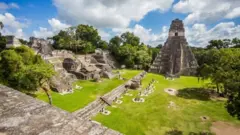 Palácios e templo de Tikal, centro econômico e cerimonial da civilização maia, nunca teriam sido construídos sem invenção que permitiu o acesso premanente a uma substância vital.