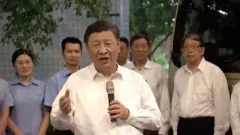 習近平在廣東潮州三環集團廠房內向職工講話（中國中央電視台片段截屏12/10/2020）