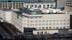 اشتكى موظفون في السفارة من أعراض متلازمة هافانا