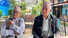 4/3 गोरखा रेजिमेंटचे रुद्र बहादुर मल्ल आणि इंद्र बहादुर गुरुंग