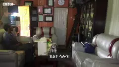ሓደ ካብቲ ኣብታ መኪና ዝርከብ ሳሎን ክፍሊ