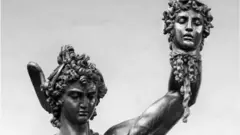 Em entrevista à BBC, escritora inglesa Natalie Haynes, especialista em mitologia grega, oferece visão diferente da lendária Guerra de Troia: pela perspectiva das mulheres.