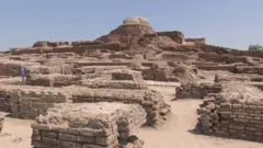موئن جو دڑو