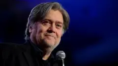 स्टीव बैनन