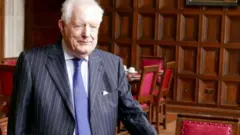 Underhill avuga ko ubu yishimiye ingene abahuza ibitsina babisangiye bafatwa ubu