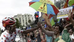ኤርትራዊ ተቀዳዳማይ ዳኒኤል ተኽለሃይማኖት፡ ማሊያ ዓቐበት ተኸዲኑ ምስ ደገፍቲ ተራኪቡ 11 ሓምለ 2015