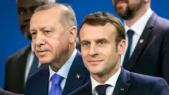 Macron iyo Erdogan oo ku wada sugnaa shirkii ka dhacay Berlin ee horraantii sanadkan looga hadlayay xaaladda Libya